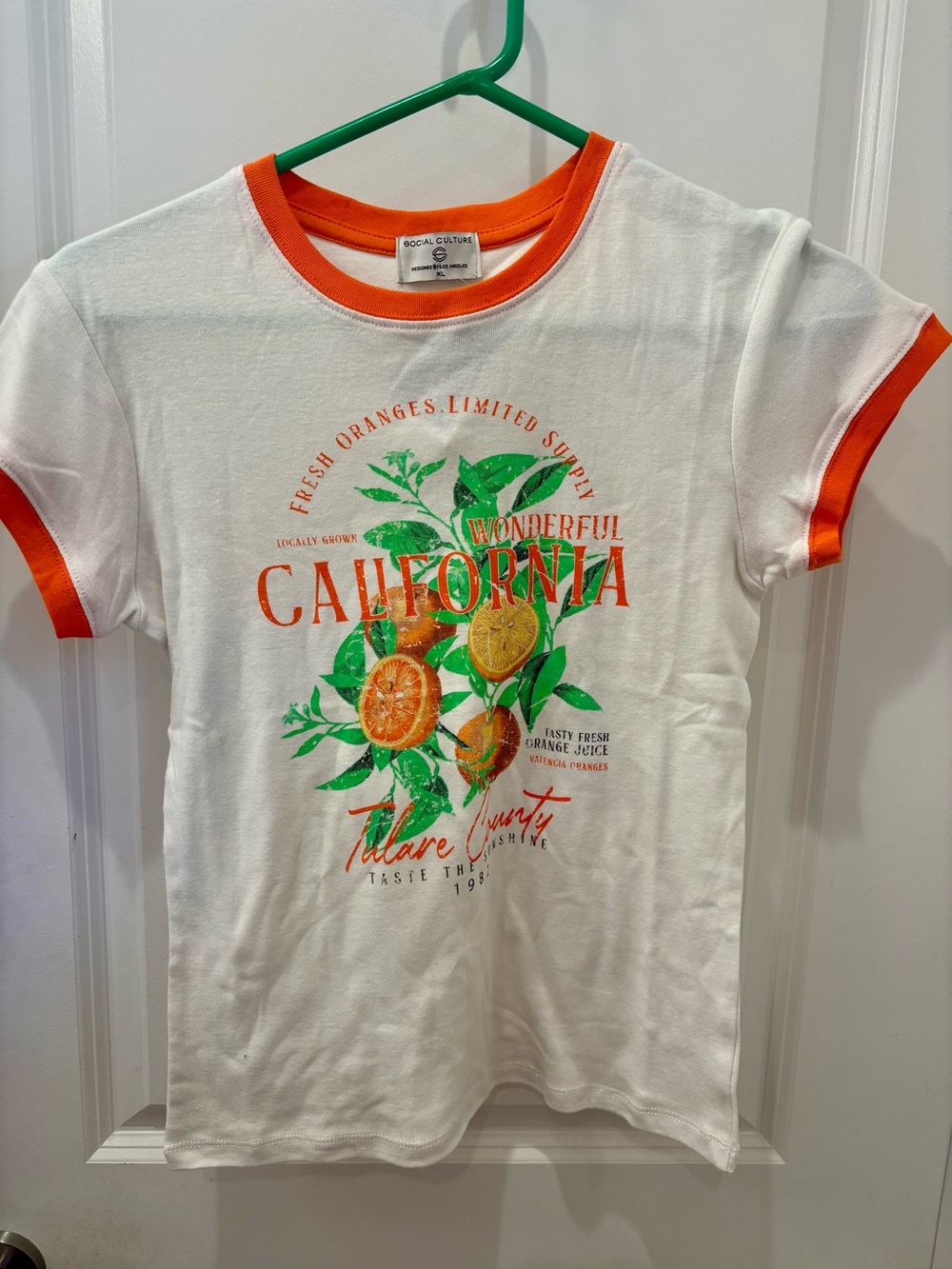 NWOT Social Culture 'California Oranges' Graphic Ringer Tee - S